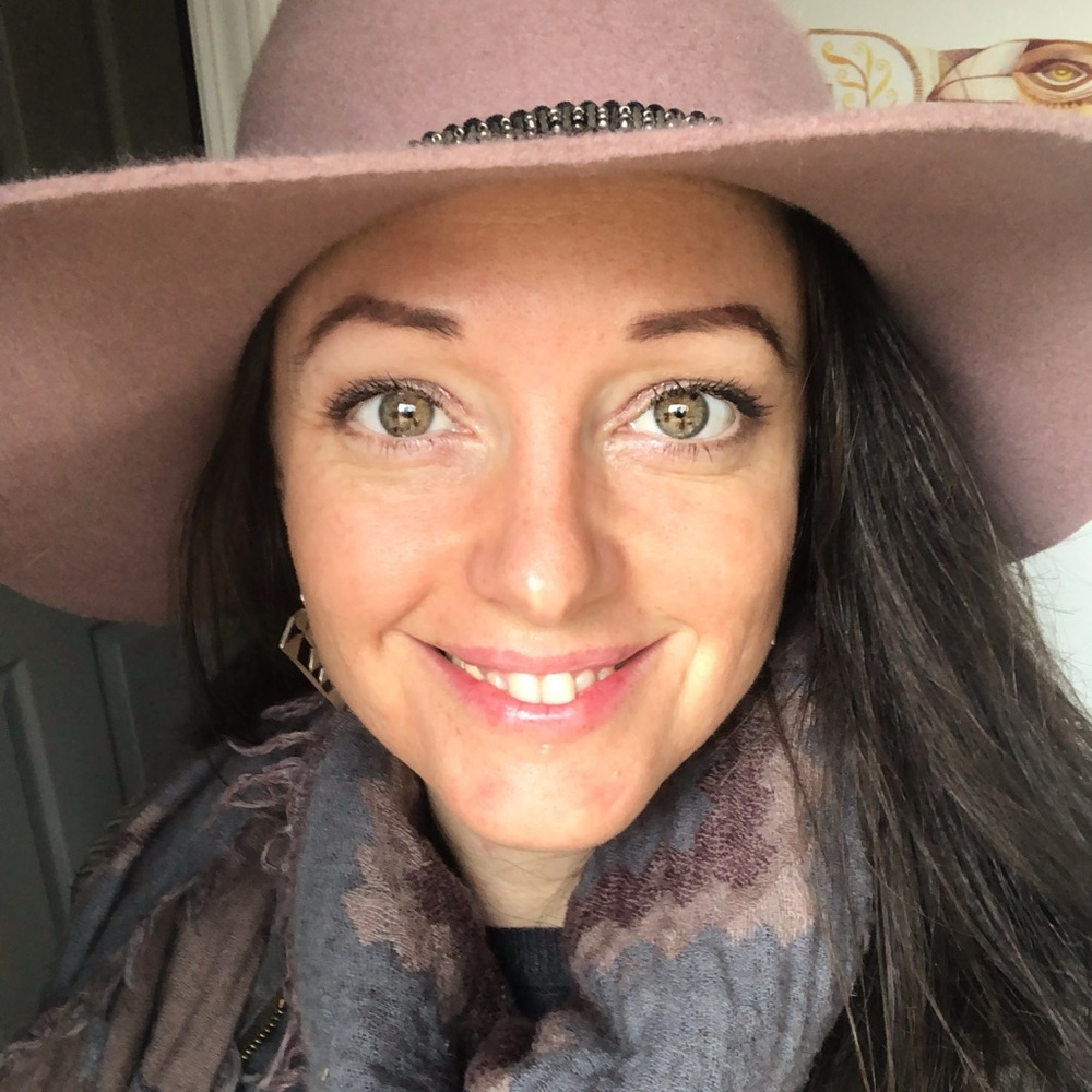 Meet your Posher, Saora.